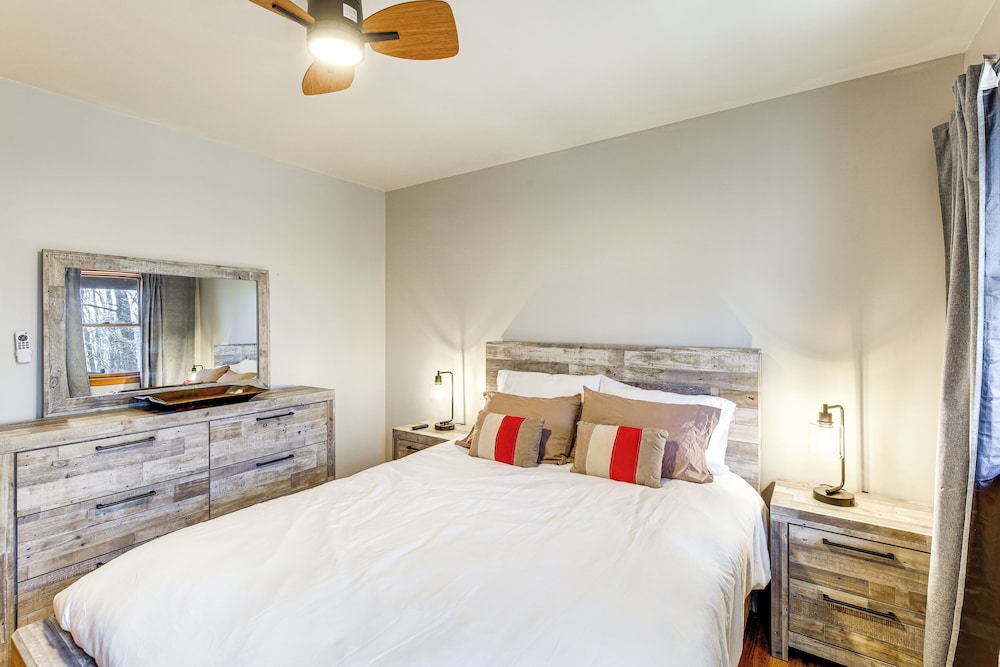 Deer River Retreat: Cabin Feel w/ Modern Touches