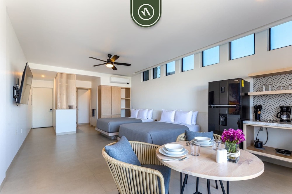 Amazing Studio With Rooftop Pool - 5 min to Marina