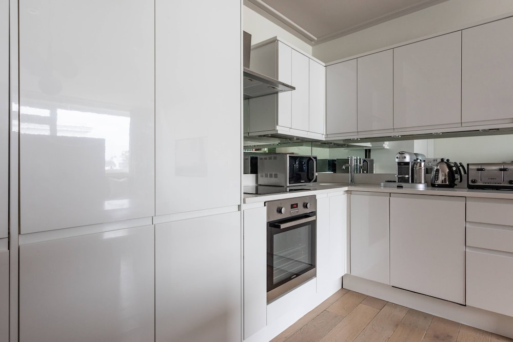 Arundel Gardens by Onefinestay
