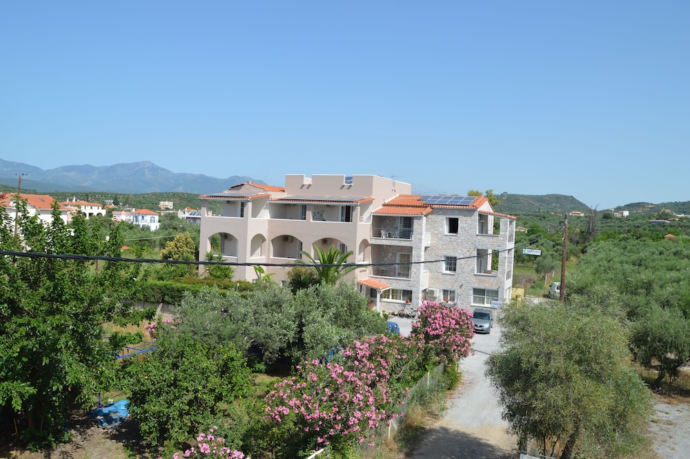 Diamond Palace Apartments