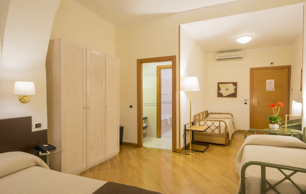 Piazza Paradiso Accomodation