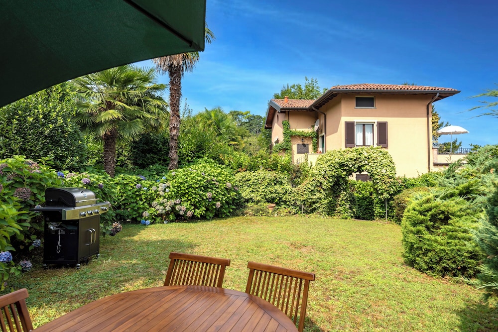 Il Dipinto Sul Lago Stresa Center