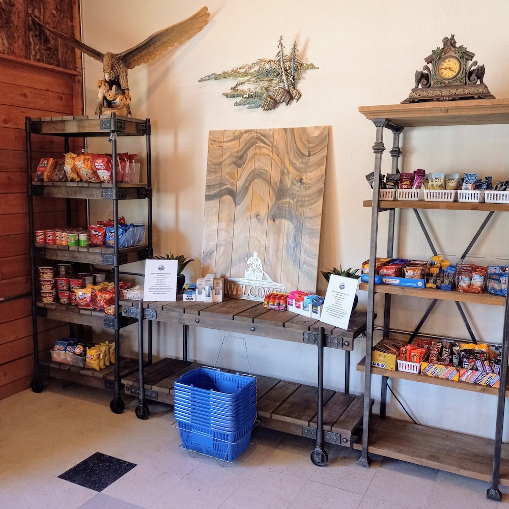 Lone Eagle Lodge - Property Image 3