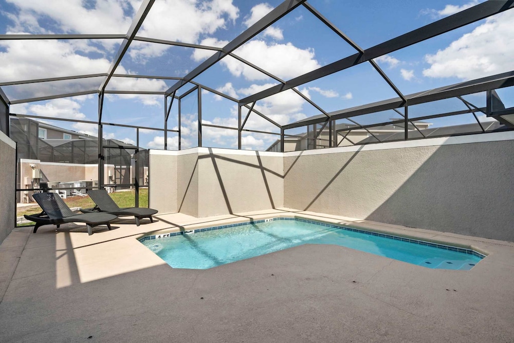 Relaxing Getaway Near Disney With Pool Themed Rooms