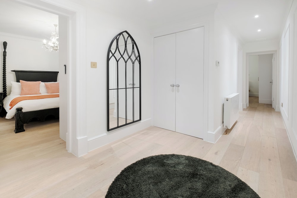 Luxury 2 Bedroom Oasis in Central London