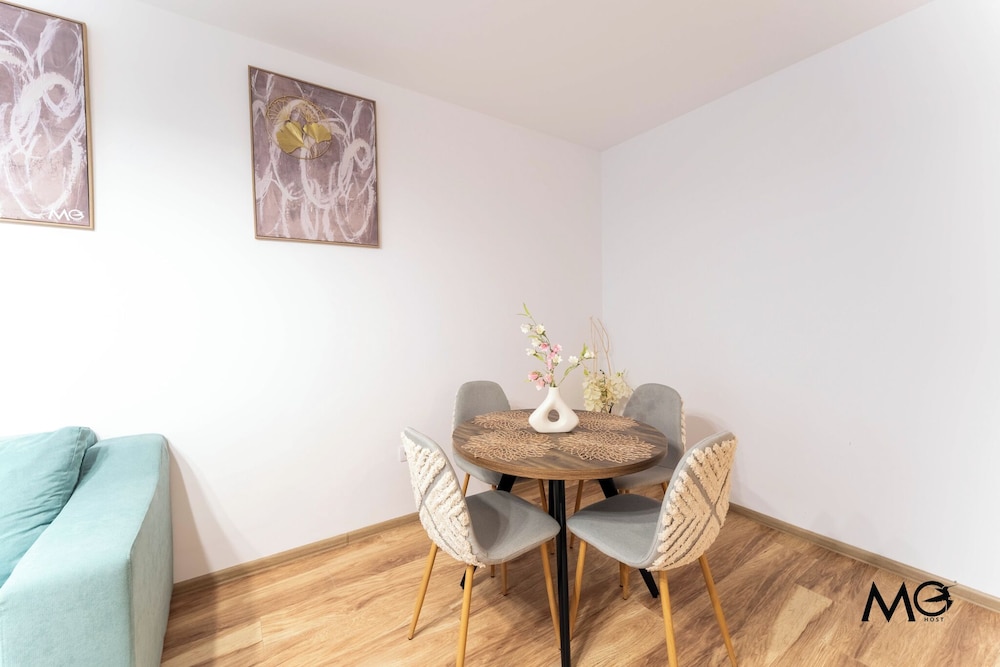MoHost Sabina - Luxury with Balcony