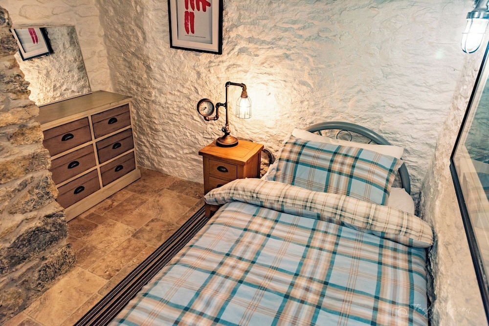 Barbican - Historic - Pets Ok - Parking - 5 Guests