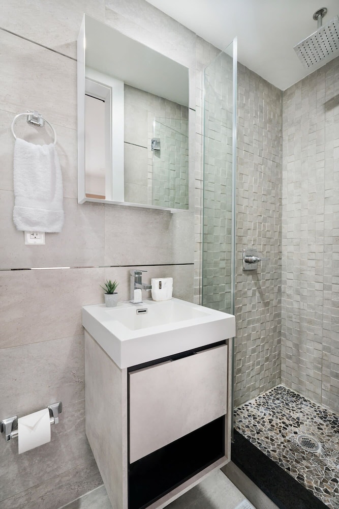 1597 New York Apt