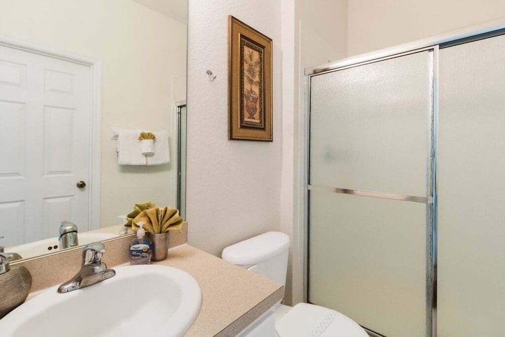 Windsor Hills Getaway: 3br, Pool, Near Disney 3 Bedroom Townhouse