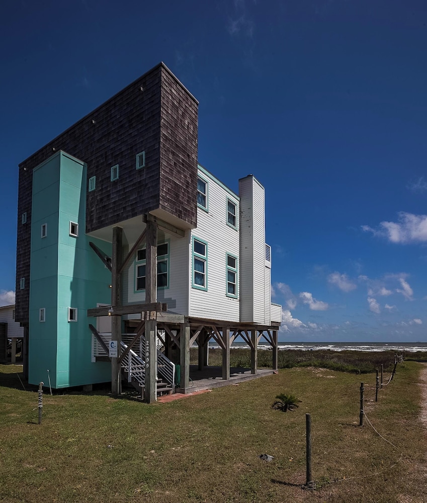 Beachfront Melody by Ryson Vacation Rentals