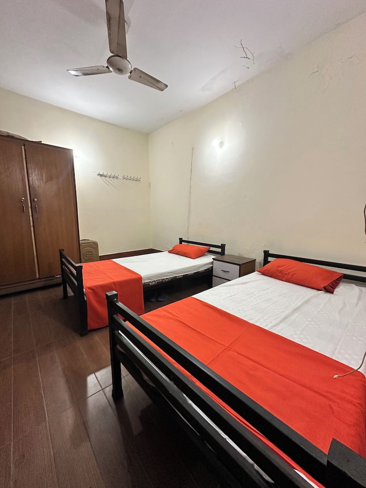 Professional Lahore Hostels