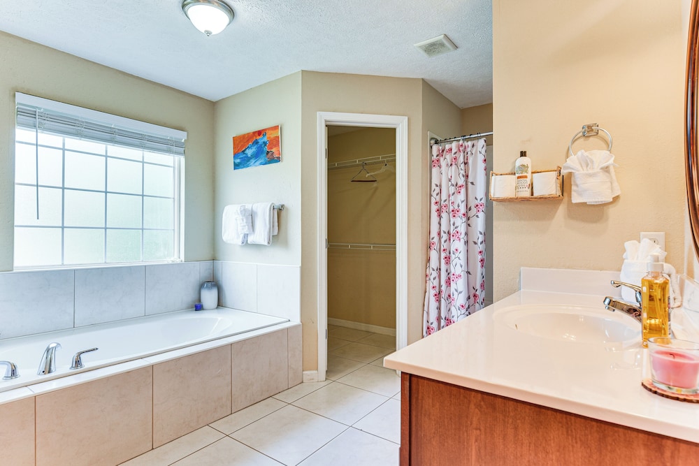 2 Mi to Beach & Boating: Family Home in Lynn Haven