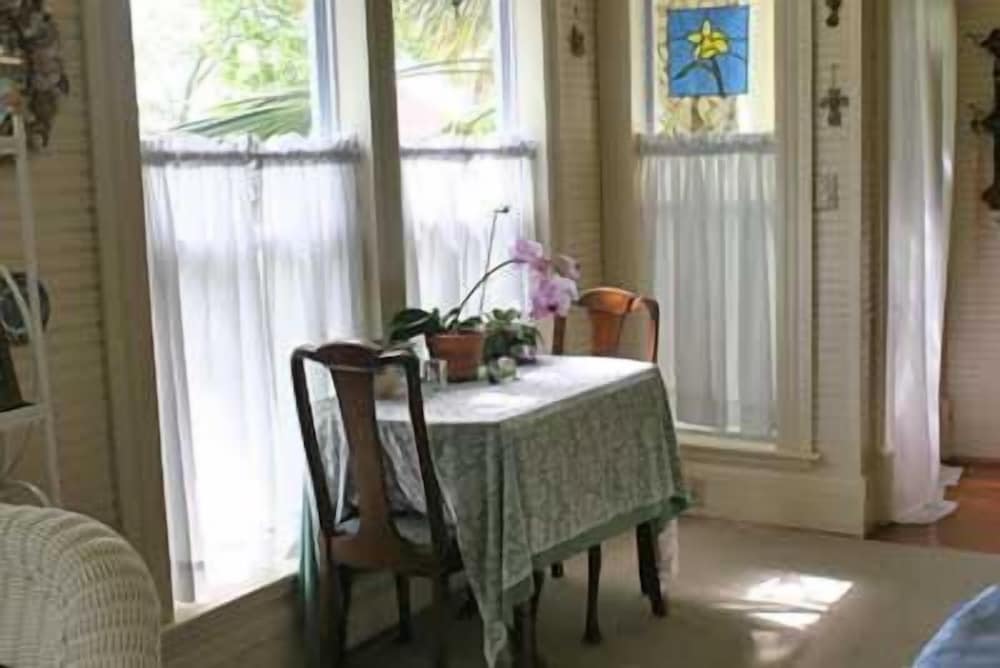 Angel Rose Bed & Breakfast