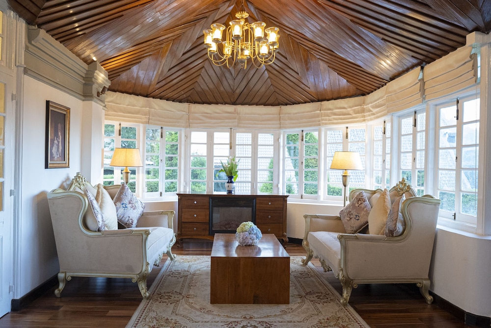 The Clovelly Bungalow