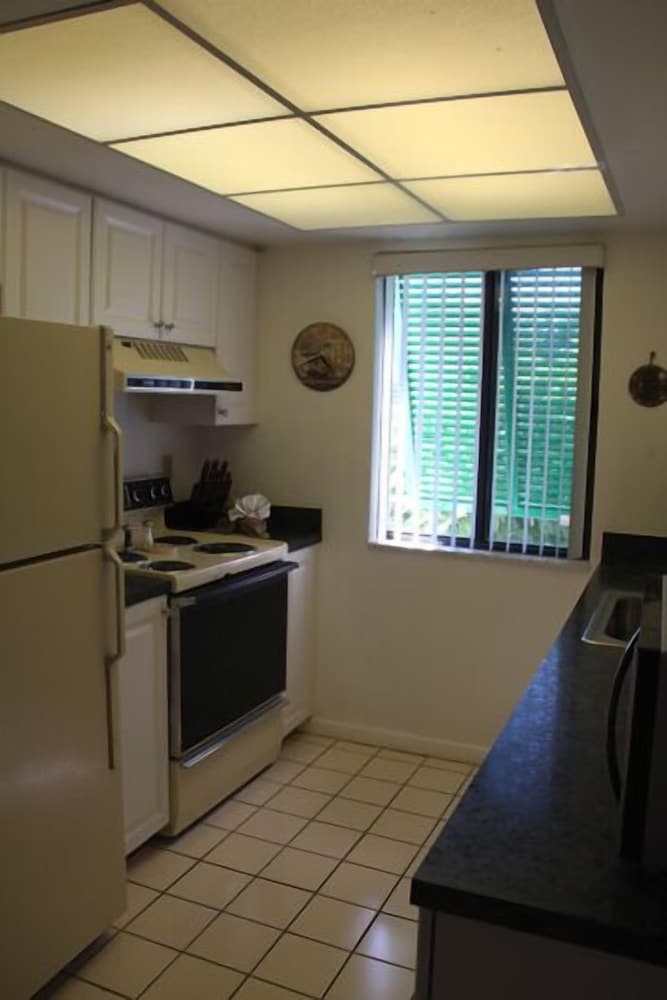 Edgewater Inn