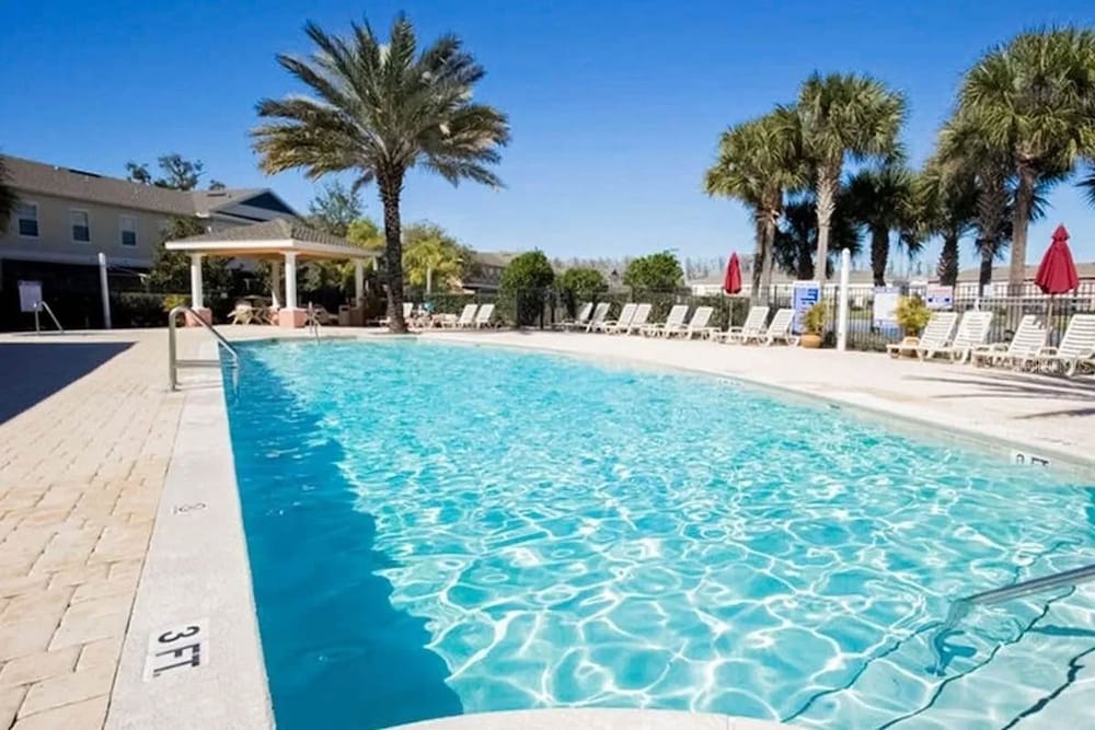 2335 Amazing 5BD Family Townhome Close to Disney