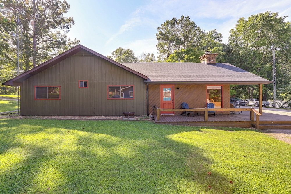 Steps to White River: Cabin Retreat w/ Dock Access