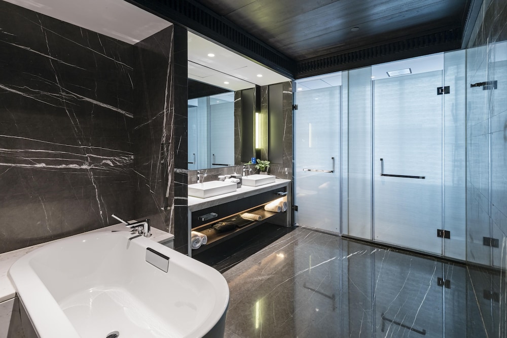 Hilton Ningbo Dongqian Lake