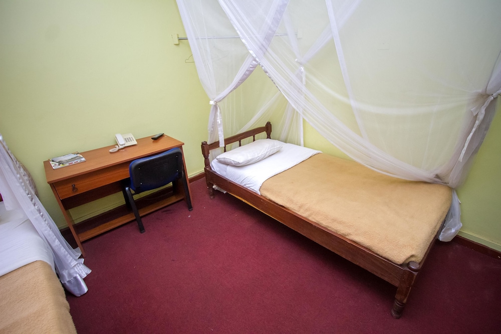Emirina Travel Hotel