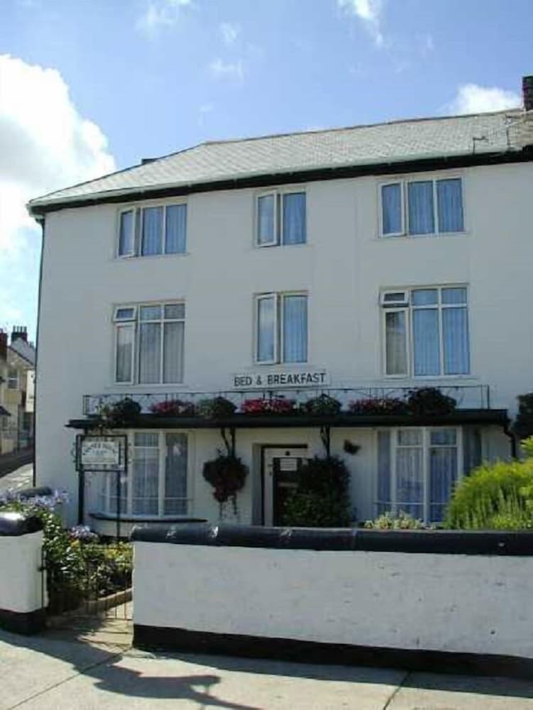 Bideford Vacations - Corner House Guest House - Property Image 1