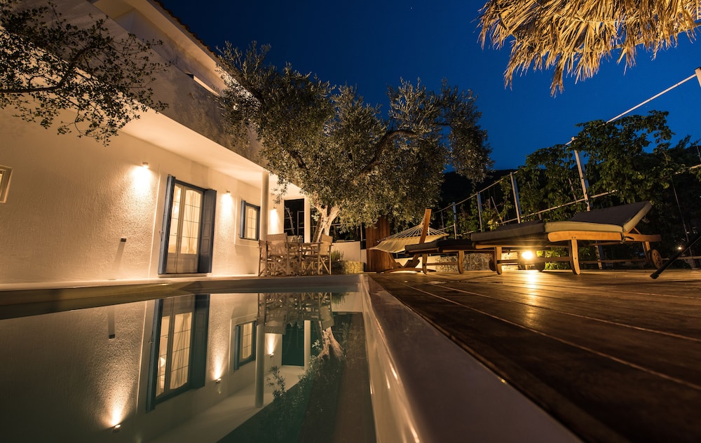Evlalia Studios & Villas