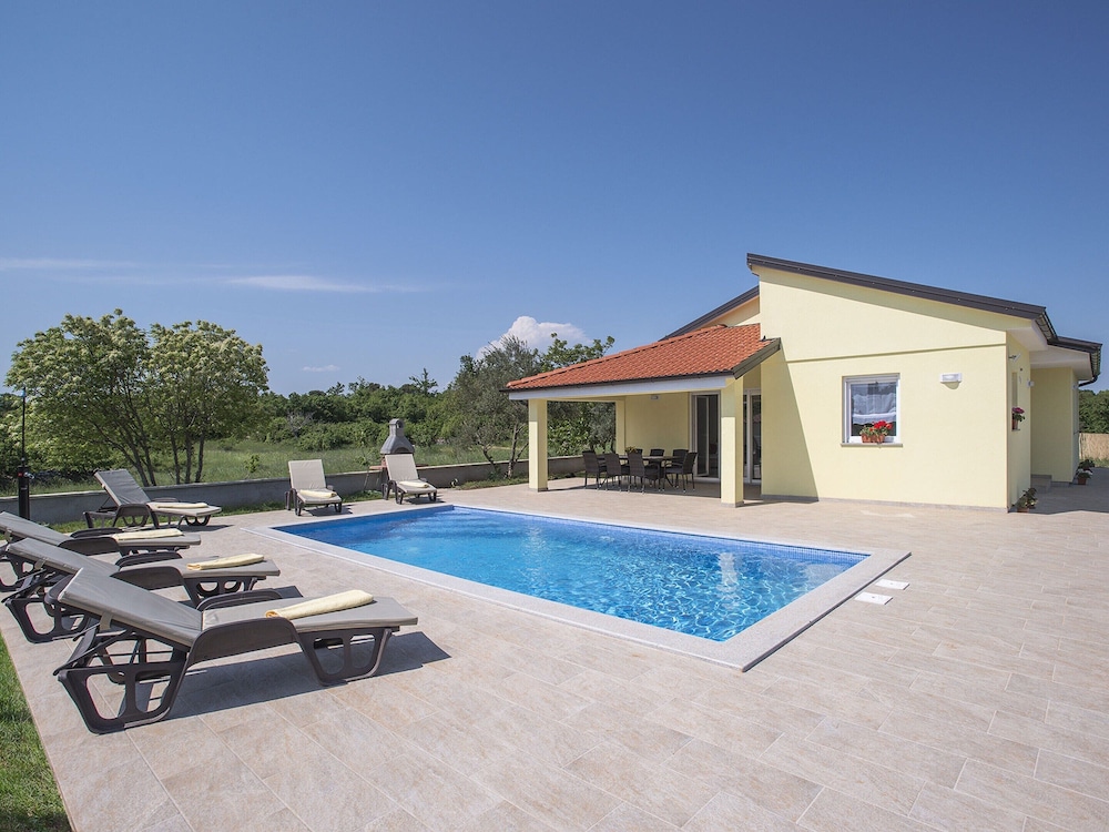 Villa in Marcana With Pool and Adriatic Views