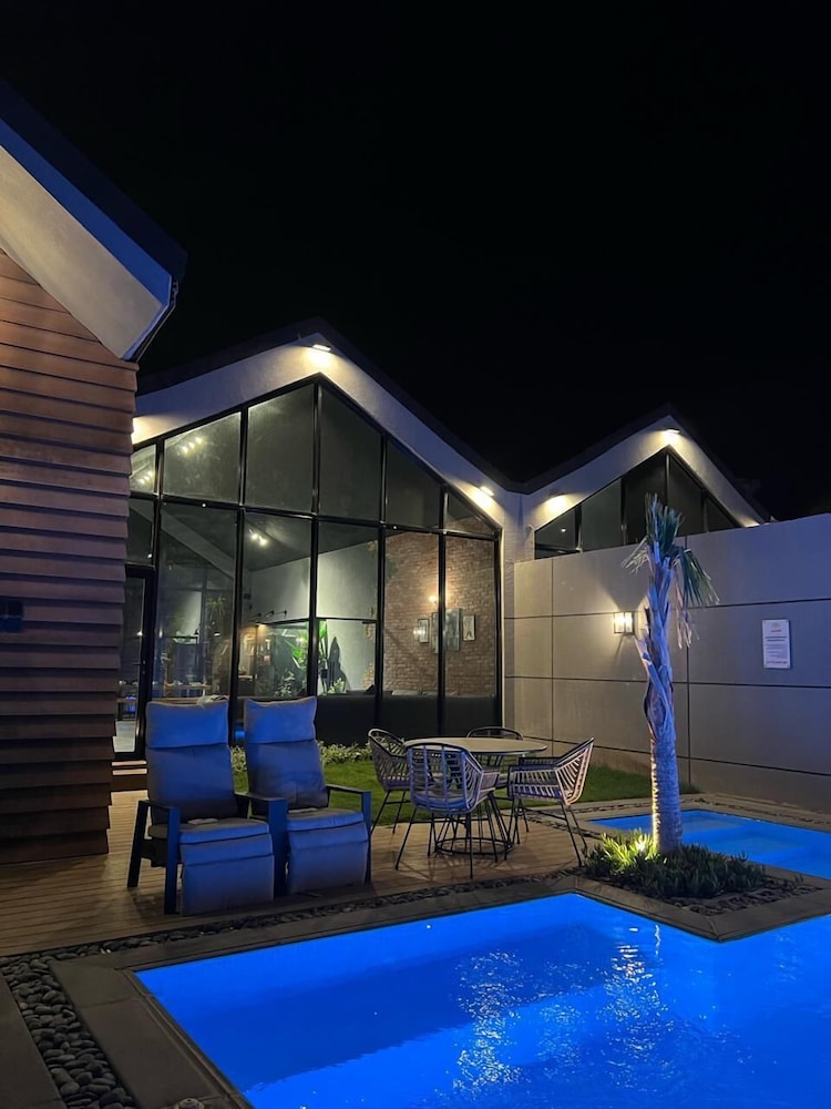 cottage chalet