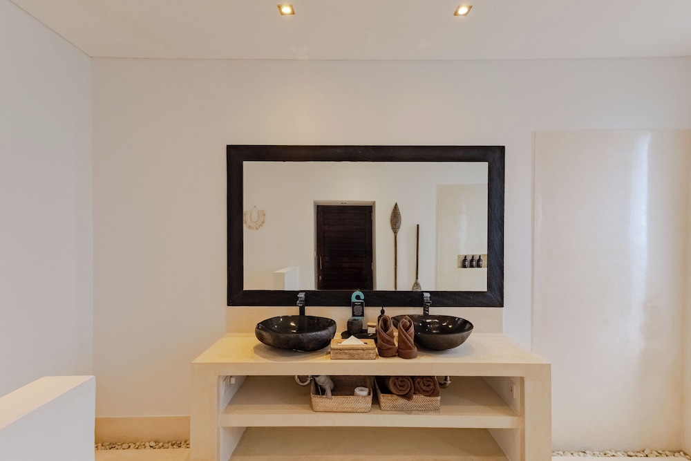 Villa Naema - 4 BR Private Villa