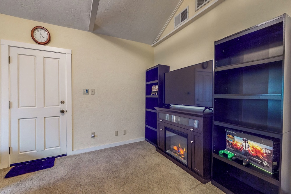 Forbestown Retreat: Easy Access to Clear Lake