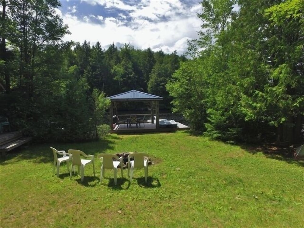 156 Eels Lake 2 Bedroom Cottage