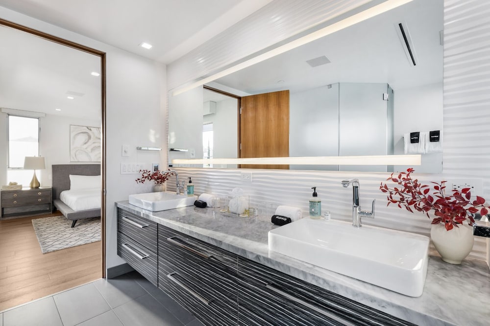 Lindenhurst - Image 4