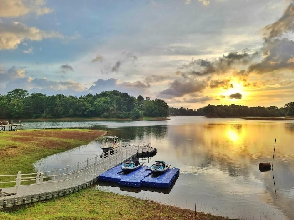 Sofia's Lake Resort