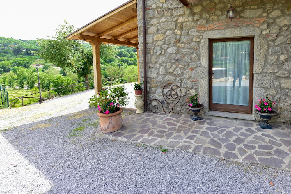 Agriturismo Castello delle Fornaci - Private Jacuzzi