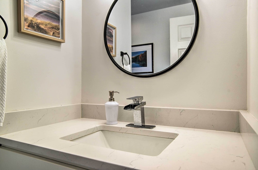 Cozy Edgartown Vacation Rental Near Beach!