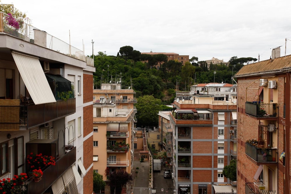 Wonder Vatican Flat