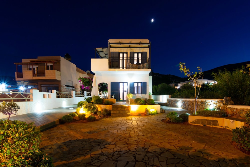 Okirroi Villas