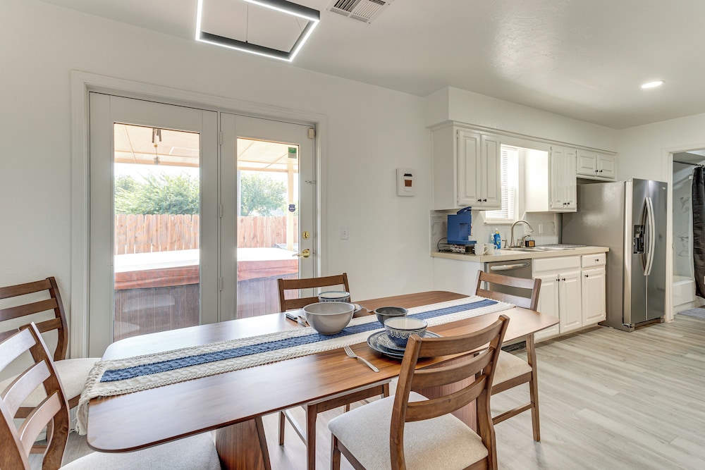 South OKC Home w/ Game Room: 18 Mi to OU Campus!