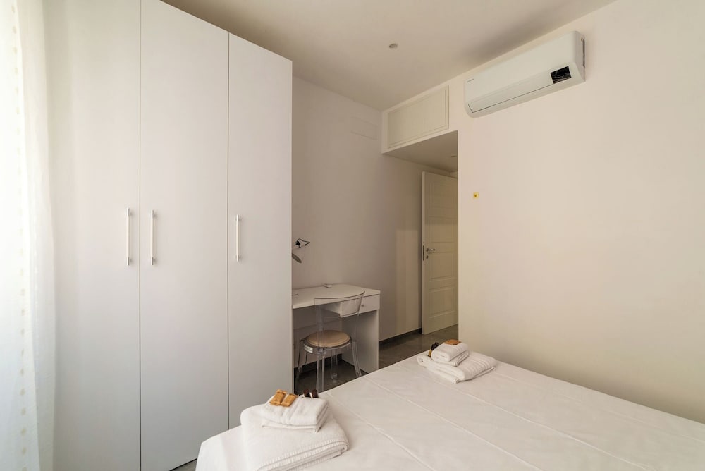 JOIVY Delightful 3-bed Flat with Balcony