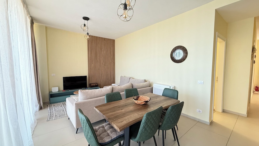 Whisky Green Coast Hotel & Apartments