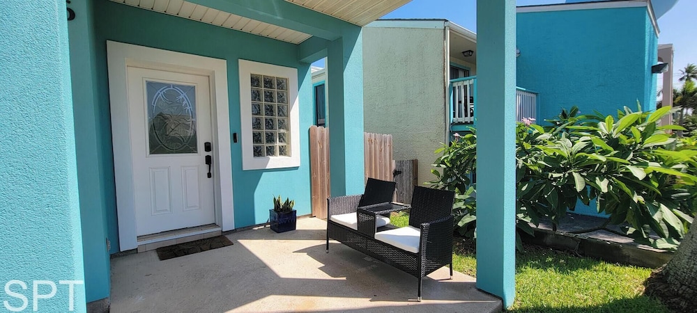 Tranquil Turquoise Retreat