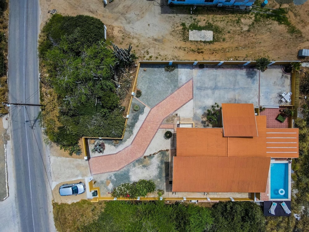 3BR Filled by Nature w Private Pool Ocean View