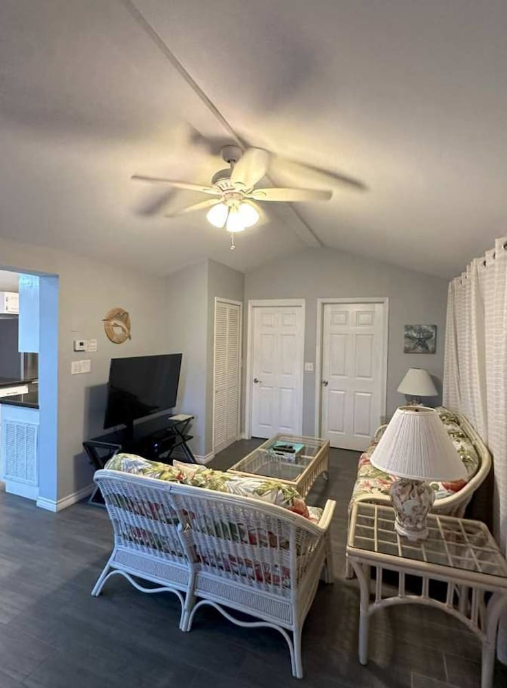 Stylish 2BR Waterfront Home w Pool Resort Access