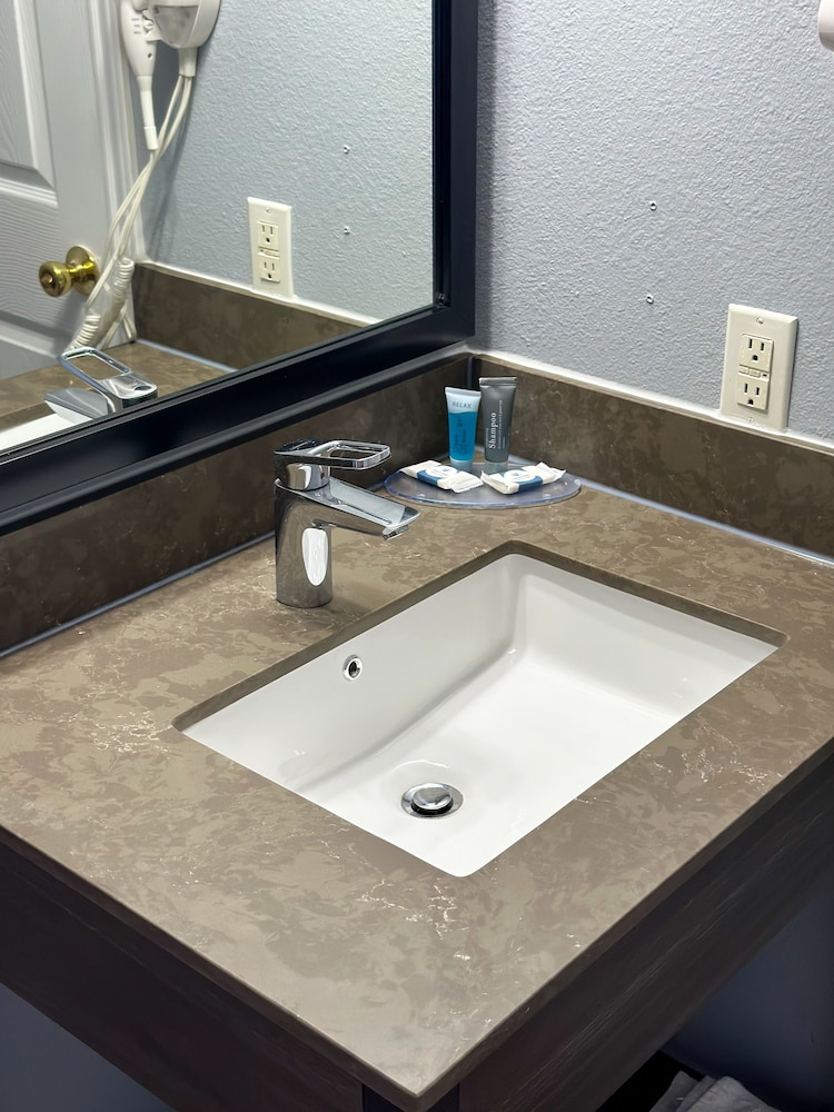 Coastal Bend Motel & RV Park view 2