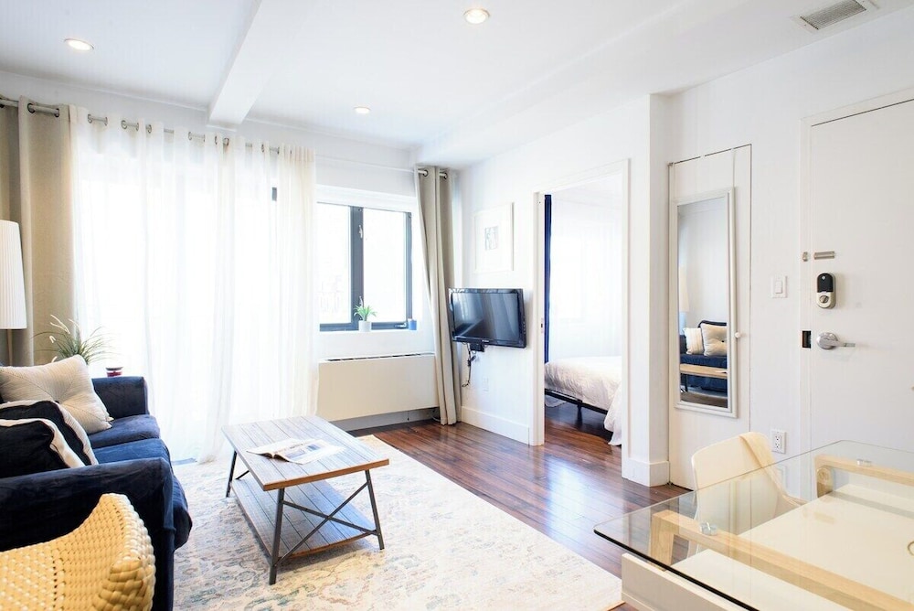 809 Midtown Apartments