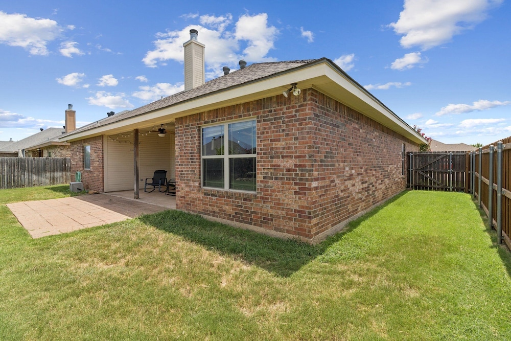 Gorgeous 4br Dakota Springs Home 3 Bedroom Home