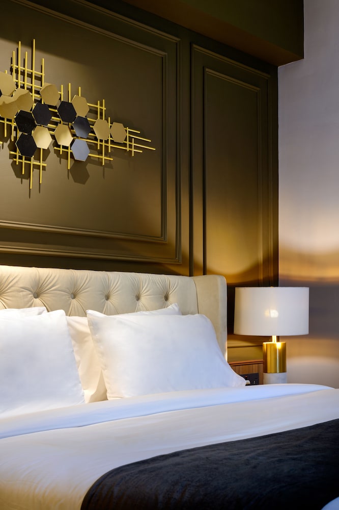 The Granite Luxury Hotel Penang 13