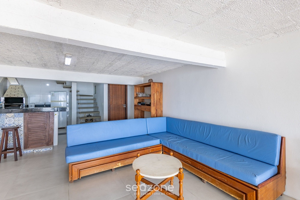 3BR Beachfront House w/ BBQ Apc2200