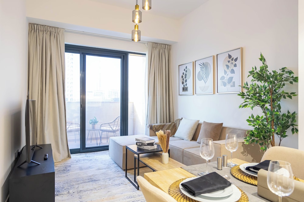 Classic 1BR In Azizi Riviera Meydan