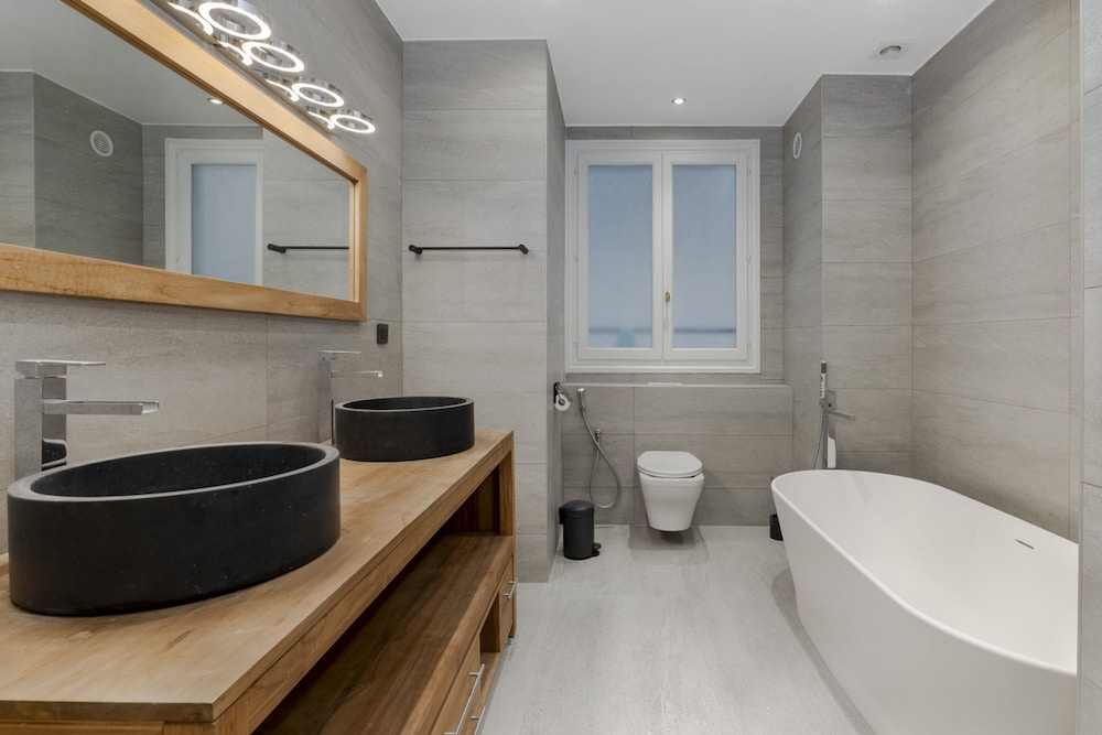 The Parisian Beauty in Paris