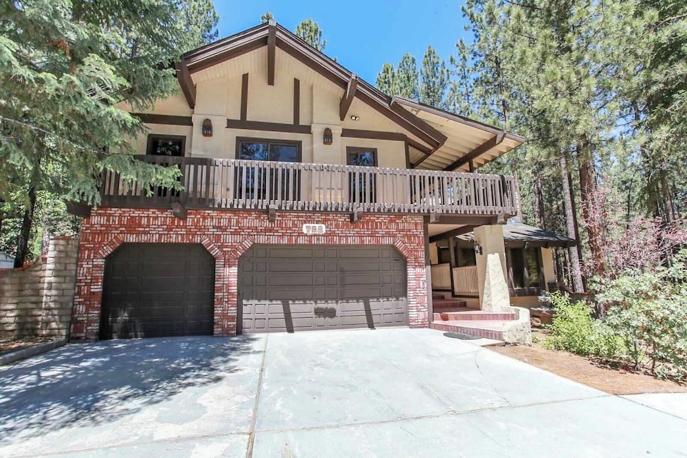 Summit Lodge 1